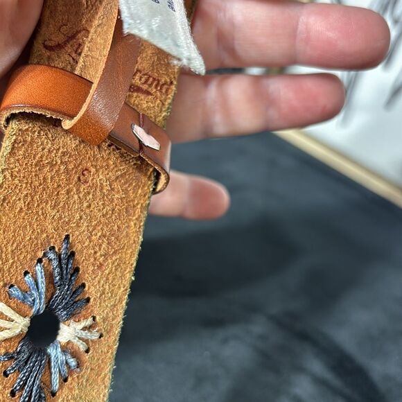 Lucky Brand Brown Leather Belt with Embroidered Detail - Picture 9 of 9